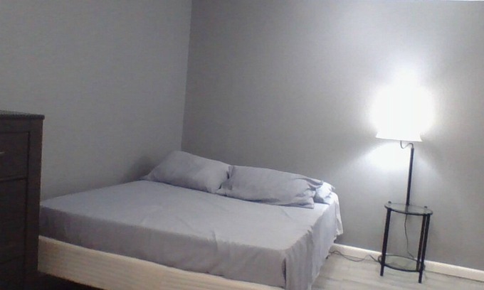 Wheeling Appartement | Quiet and comfortable fully furnished 1 bedroom apartment.