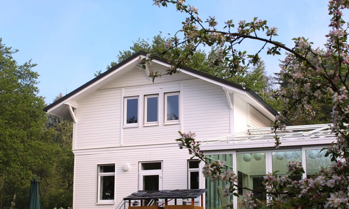 Flegessen Appartement | Quiet and pretty vacation apartment near the forest with terrace and garden