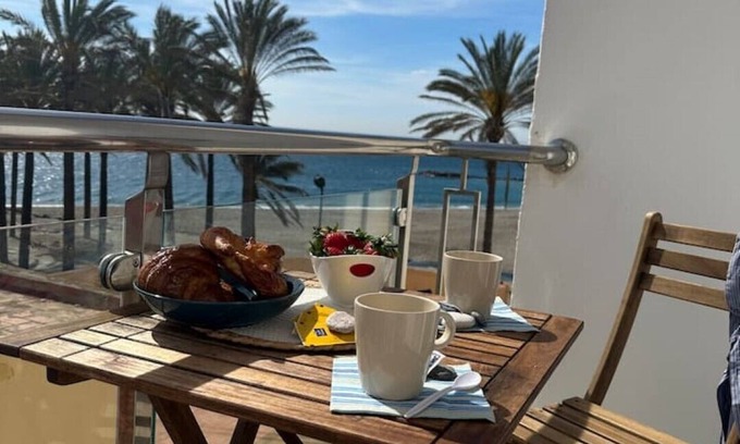 Torrenueva Appartement | Quiet apartment on the beach