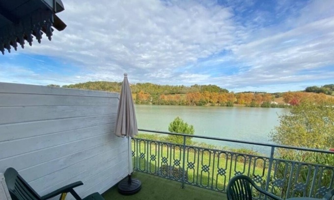 Marciac Appartement | Quiet apartment facing the lake