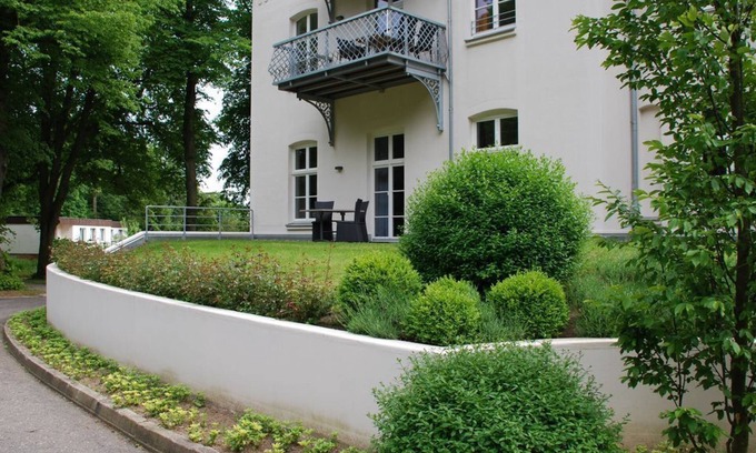 Hohen Niendorf Copropriété | Appartement calme dans le château avec parc sur la mer Baltique entre Kühlungsborn et Rerik
