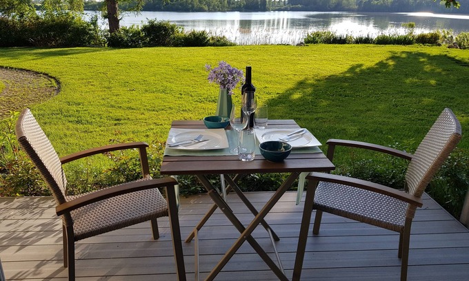 Wasserburg am Inn Appartement | Quiet apartment with terrace for 2 pers. Lake view, direct lake access