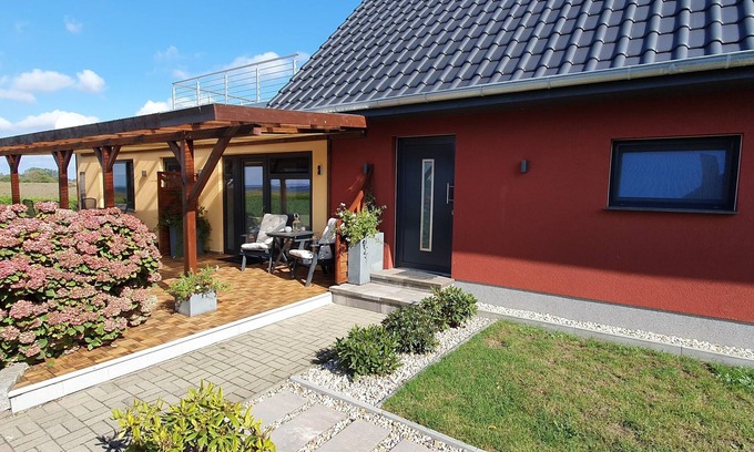 Garz/Rugen Appartement | Appartement calme avec terrasse et vue sur l'eau