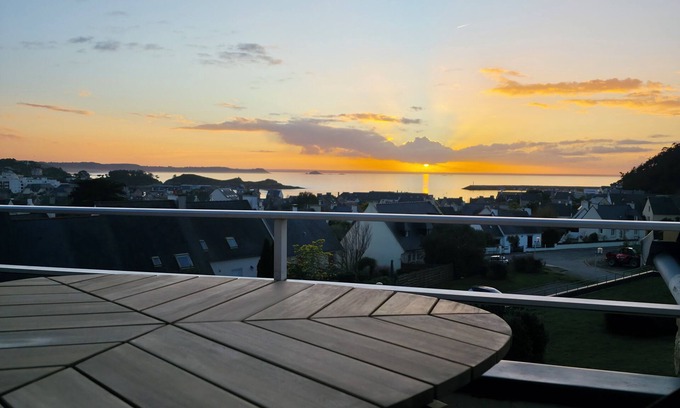 Erquy Appartement | Appartement calme vue mer exceptionnelle sur les hauts d'Erquy confort + parking