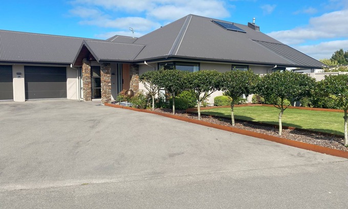 Rolleston Maison | Quiet Area, Beautiful Surroundings in Rolleston.