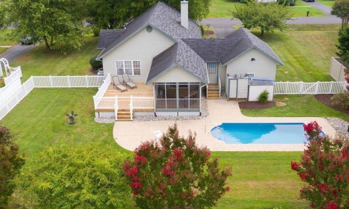 Ocean View Maison | Quiet Beach Cottage with PRIVATE POOL