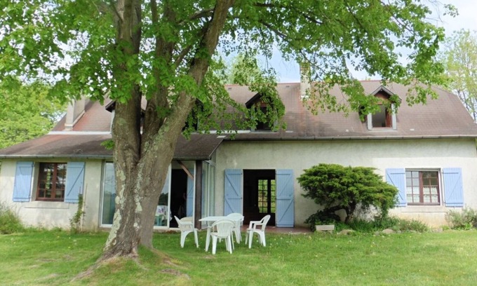 Laa-Mondrans Maison | Maison béarnaise au calme ,vue sur les Pyrénées, à 2km d'Orthez(12000 habitants)