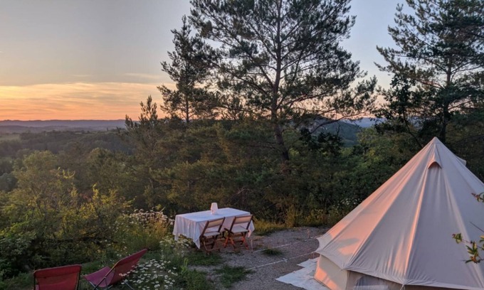Vegennes Cabine | Quiet bohemian chic teepee in the Dordogne valley