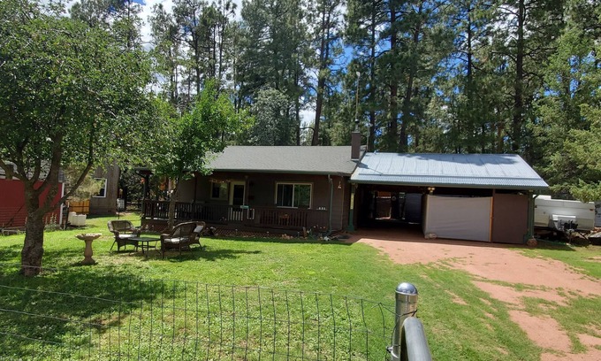 Payson Cabine | Quiet cabin nestled under Mogollon Rim