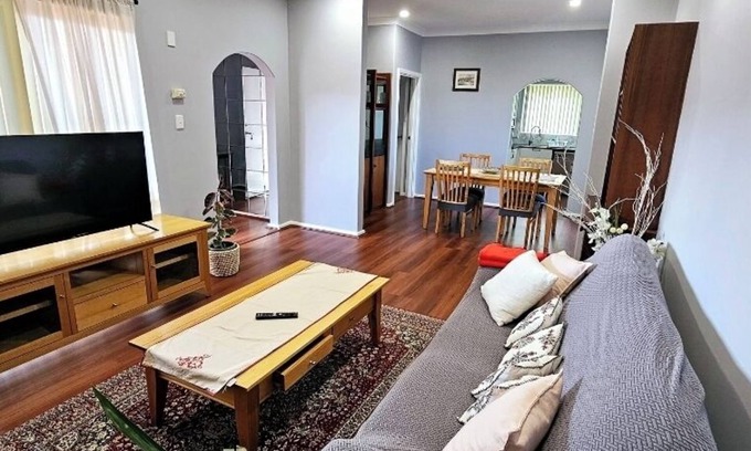 Nollamara Maison | Tranquil Charm: Newly Renovated 2-Bedroom Retreat in the Heart of Nollamarra.
