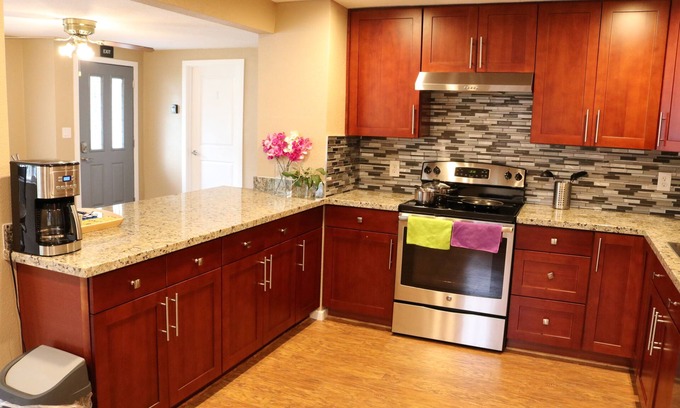 Haller Lake Maison | Quiet Clean and Comfortable Room
