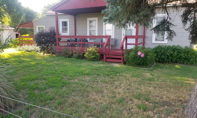 Lake City Maison | Quiet clean home with view of Gypsum Hills in Sun City