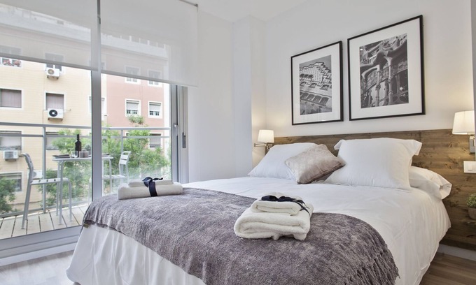 Sants-Badal Appartement | Quiet & cosy apartment up to 5
