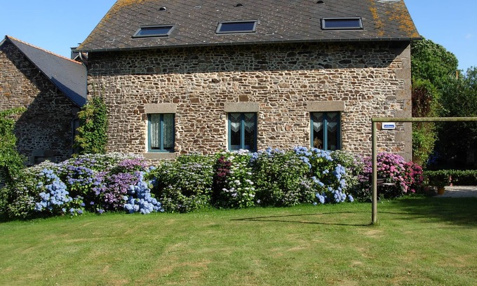 Parce Cottage | Gîte en campagne au calme, grand jardin, jeux enfants, belles ballades, pêche.