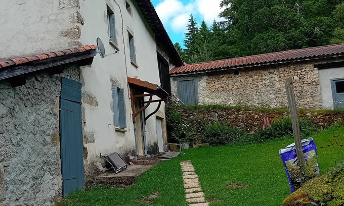 Sembadel Maison | Quiet country house on the edge of the forest haven of peace