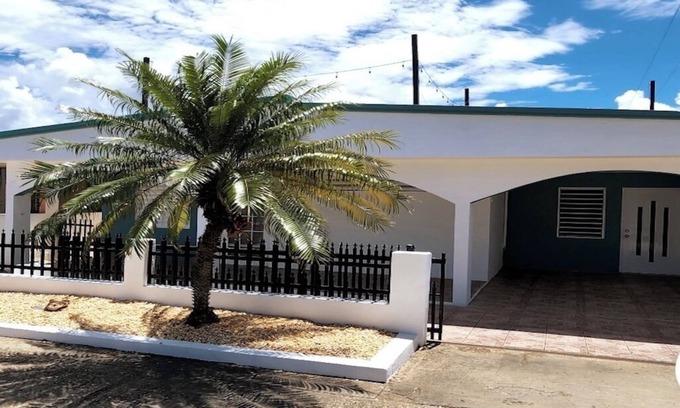 Jarealito Appartement | Quiet cozy 1 bedroom 1 bathroom just 2 blocks from beautiful beaches!