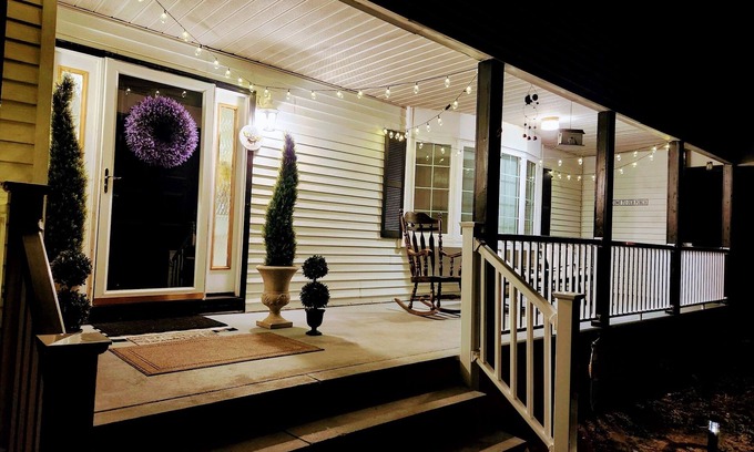 Jamesburg Maison | Quiet & cozy home, bring the whole family.