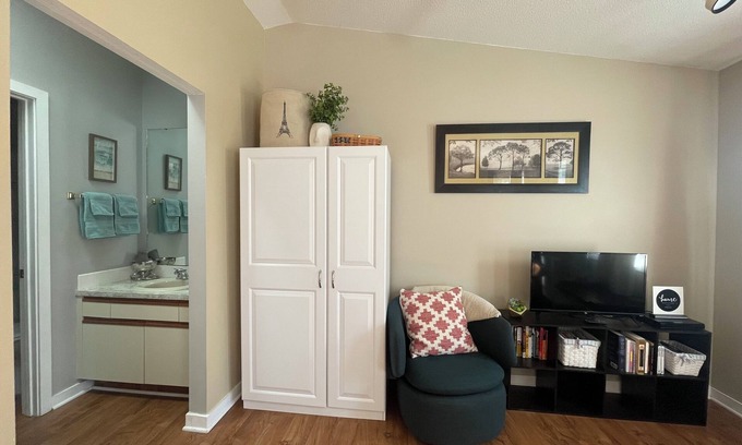 Bettendorf Copropriété | Quiet & Cozy Pet-Friendly Condo with Pool & Garage