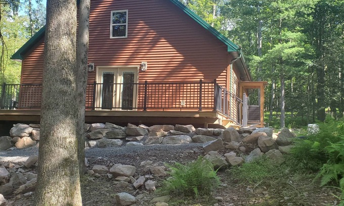 Benton Maison | Quiet Cozy Private Retreat near Rickett's Glen State Park