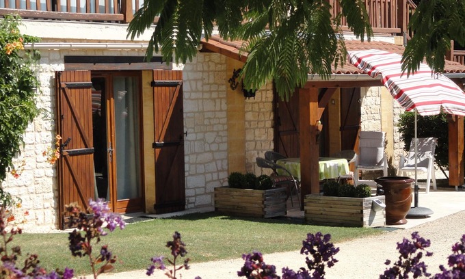 Sarlat-la-Caneda Appartement | Calme, voie sans issue, à 10 minutes à pied du centre ville, en rez de chaussée