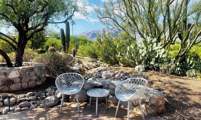 Flecha Caida Ranch Estates Maison | Quiet desert getaway with beautiful views and heated pool, pet-friendly