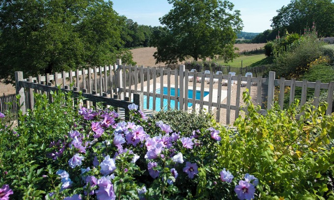 Sarrazac Maison | Quiet family home with secure swimming pool