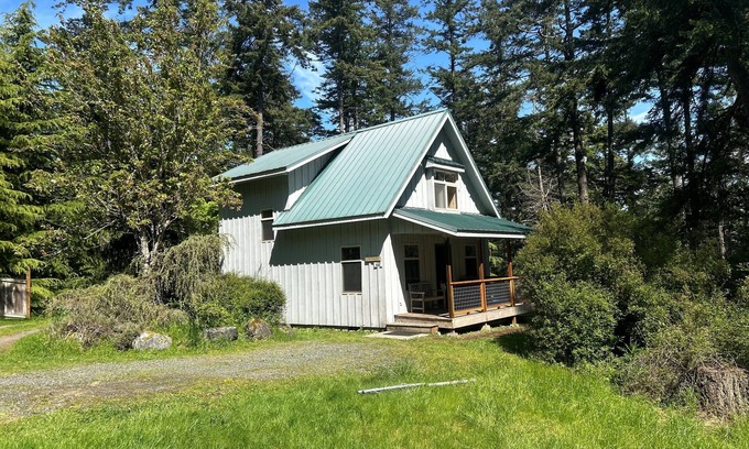 Eastsound Maison | Quiet Family-Oriented House at Laughing Moon Farm