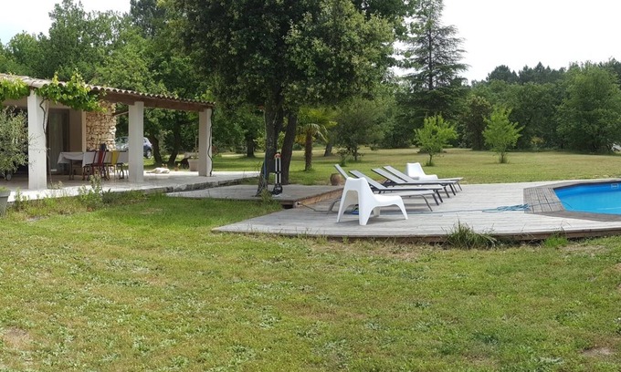 Saint-Quentin-la-Poterie Lit Et Petit-Déjeuner | "Chambre Blanche" coquette et calme au coeur d'une forêt