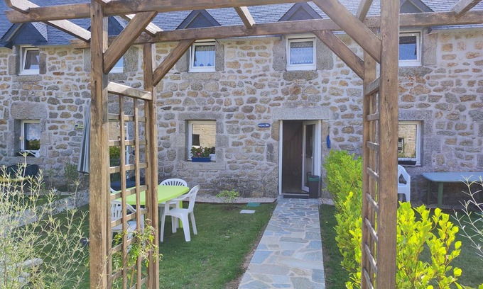 Tregunc Maison | Gîte calme dans ancien corps de ferme, à 10 minutes des plages à pied