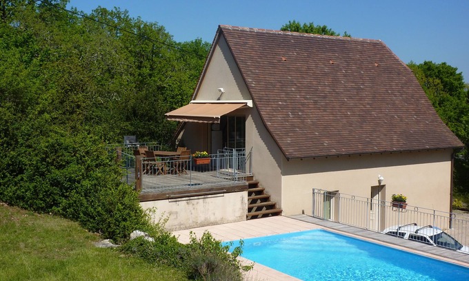 Loubressac Cottage | Gîte des MENOYRES 6 pers. avec piscine privée et jardin au calme