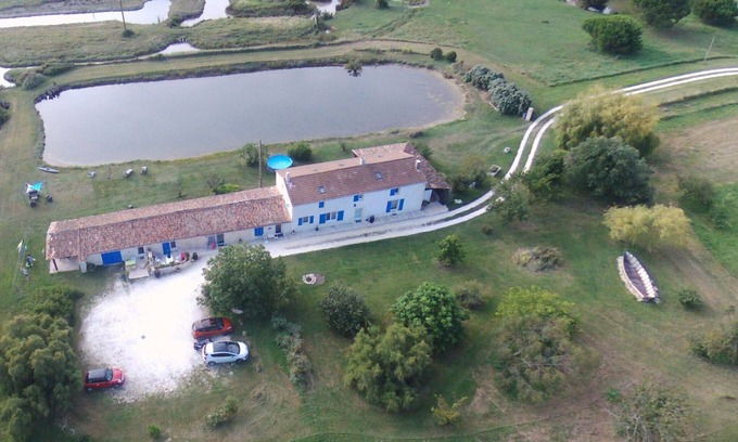 Mauzac Cottage | Gîte au calme sur propriété de 2 ha avec étang à 10 mn de l'océan