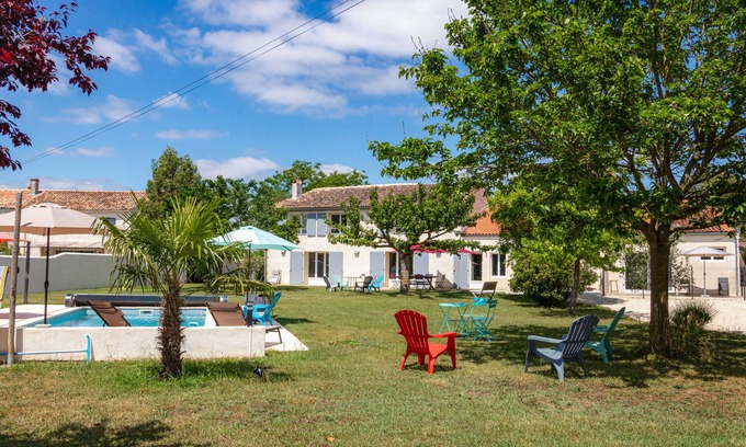 Balanzac Cottage | Gite au calme avec piscine entre Saintes et Royan