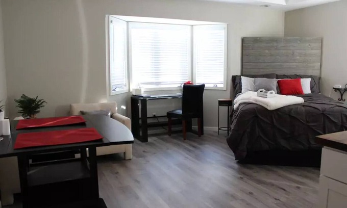 Lee's Summit Appartement | Quiet guest suite located near Historic Downtown Lee's Summit