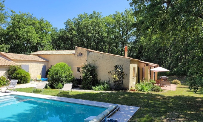Chantemerle-les-Grignan Maison | Maison au calme entourée d'arbres avec piscine en Drôme provençale!