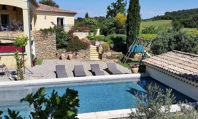 Mondragon Maison | Grande villa avec piscine chauffée et dépendances sur un domaine viticole de22ha