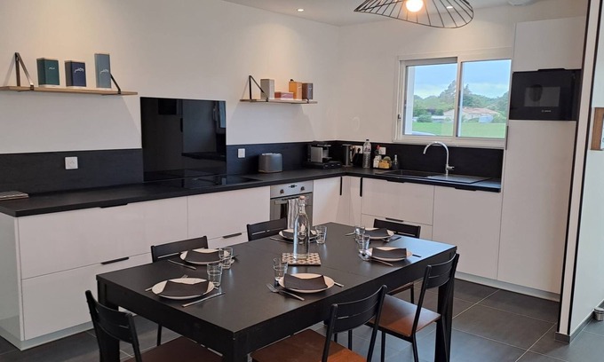 Salles-en-Toulon Maison | Quiet house near Vienne