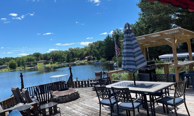 Twin Lake Maison | LOCATION DEUX JOURS DISPONIBLE! Réservez vos vacances d'été ou un week-end!