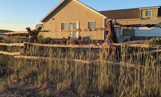 Enoch Maison | Quiet living near Brian Head, Zion, Bryce Canyon, and more!