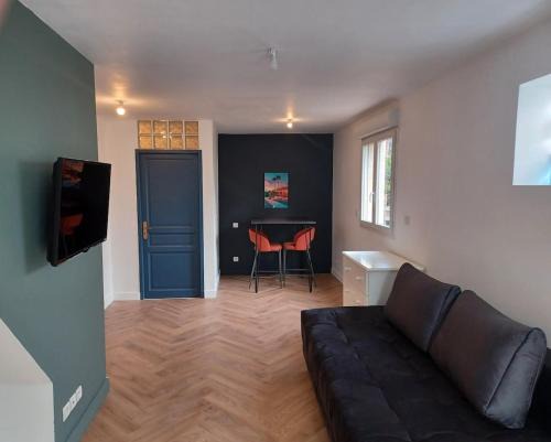 Juncasse - Argoulets Appartement | Quiet loft 7 min to Roseraie metro station