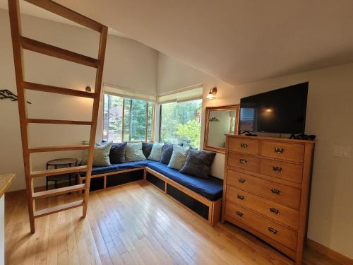 Telluride Maison | Quiet Lofted Studio at Tomboy Lodge