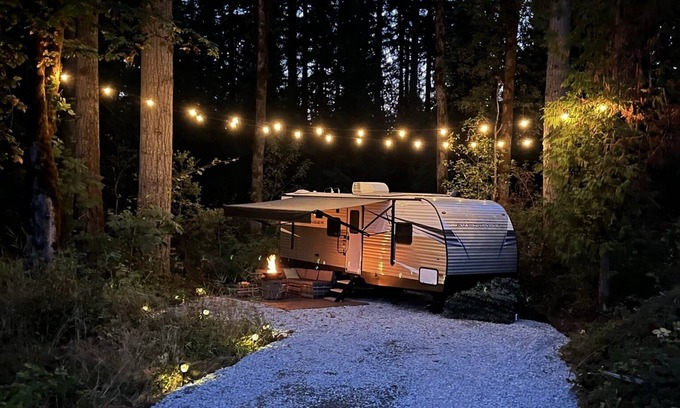 Hockinson Maison | Quiet, majestic views of the Shire in a cozy glamping set up!