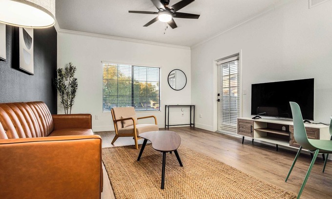 Chandler Appartement | Quiet Modern 1BR Pickleball, Pool, Parking, Gym 08
