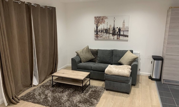 Higham Hill Appartement | Quiet Modern Apartment, Close to train station and Large Park