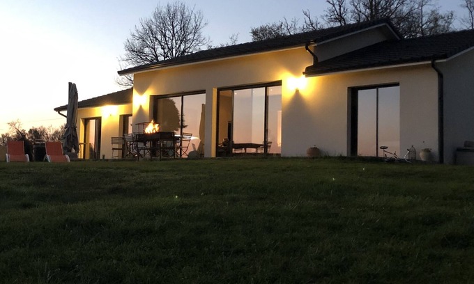 Champcevinel Villa | Villa moderne au calme avec vue imprenable à quelques minutes de Périgueux
