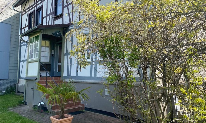 Harleshausen Appartement | Appartement calme et naturel de 34 m² dans une maison à colombages, Kassel-Harleshausen 2 PERSONNES