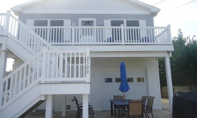 Barnegat Light Maison | QUIET OCEAN BLOCK HOME IN BARNEGAT LIGHT!