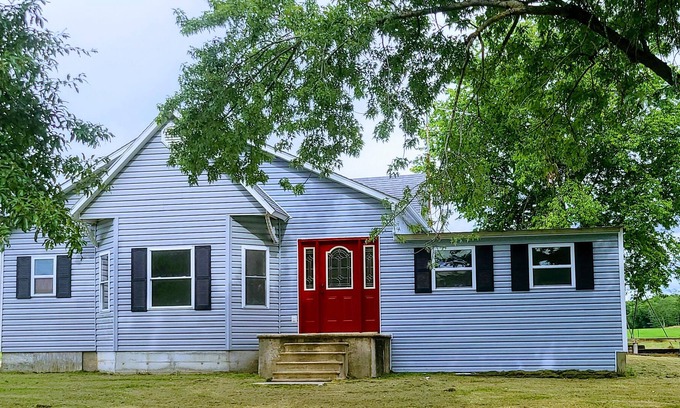 Higbee Autre | Quiet Porte Rouge Farm