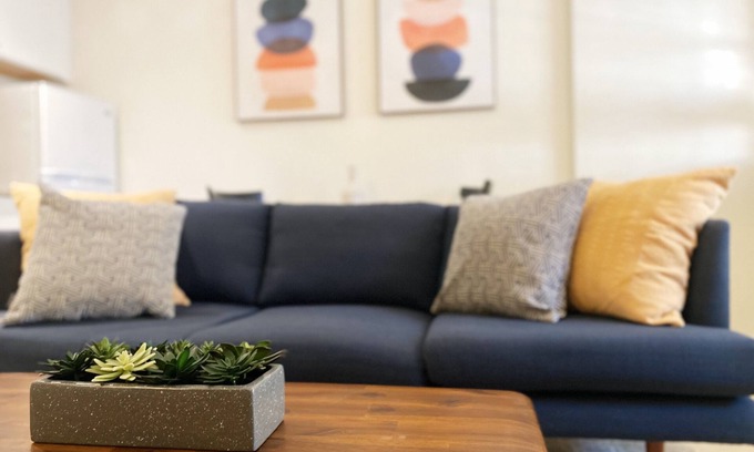 Stanton Park Appartement | Quiet, Private Apartment in Historic Capitol Hill -- 10 min walk to the Capitol!
