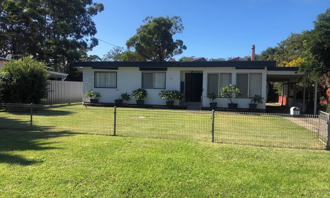 Swanhaven Maison | Quiet relaxing home close to beach, lake at your doorstep.