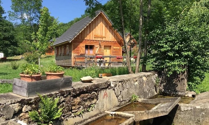 Massat Chalet De Ski | Au calme, lieu reposant, plein sud, randonnées à proximité, montagnes, vélos ...